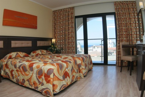 Livadhiotis City 3*, 